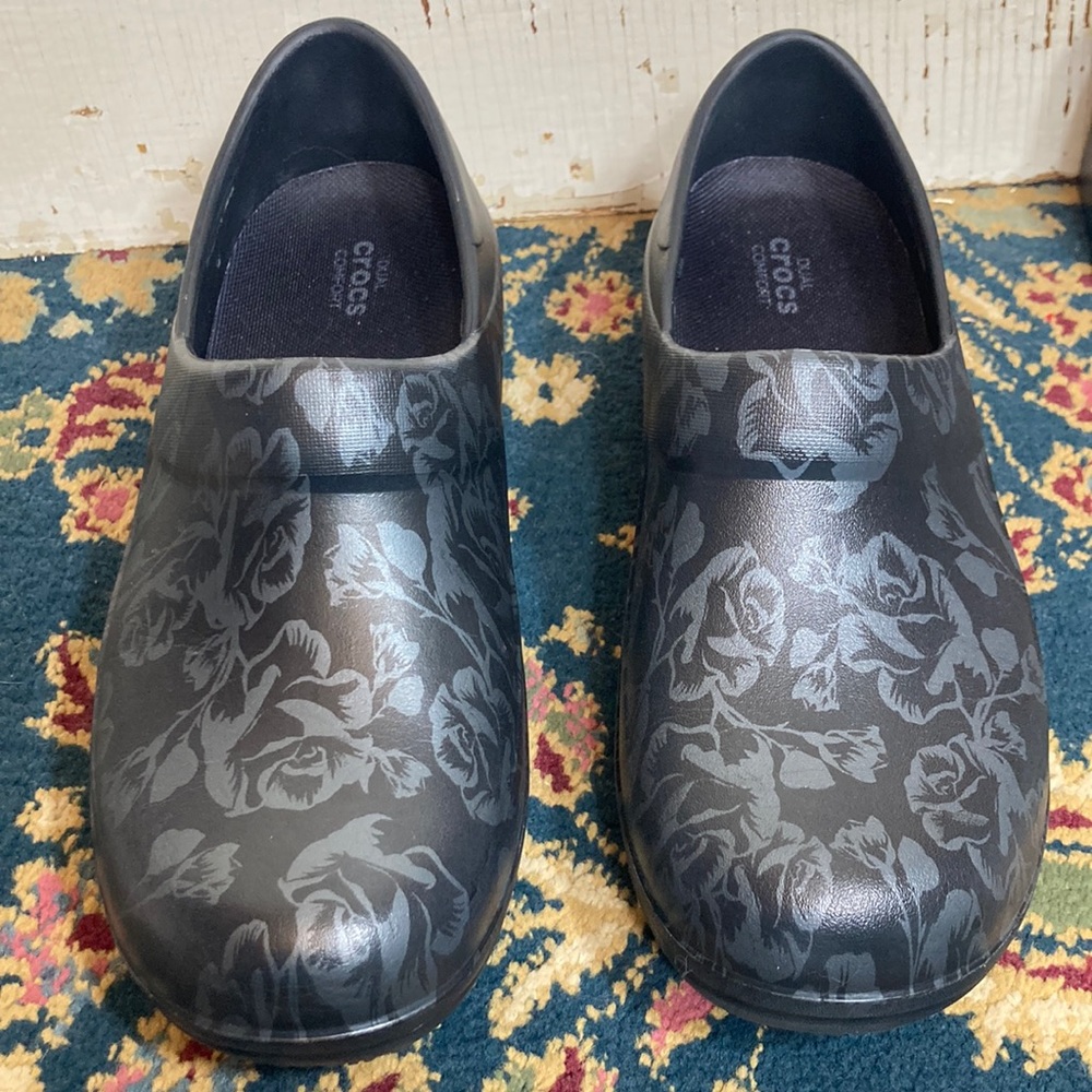 🍄 Crocs Neria Pro ll Graphic Clogs